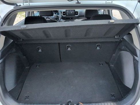 Used 2025 Hyundai Venue SEL FWD image 28