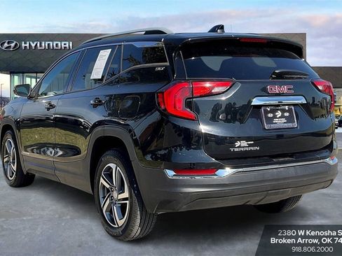 Used 2021 GMC Terrain SLT image 6