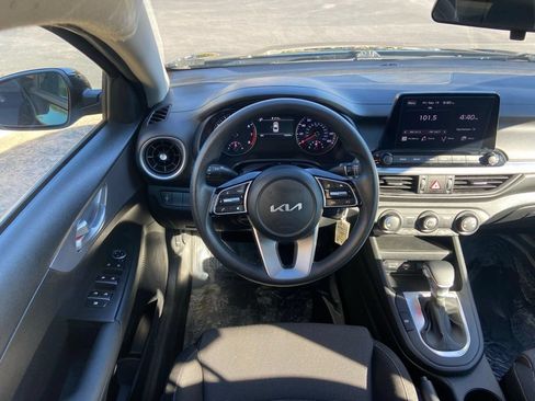 Used 2024 Kia Forte LXS FWD image 9