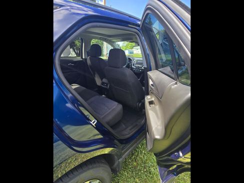 Used 2023 Chevrolet Equinox LT AWD/4WD image 10