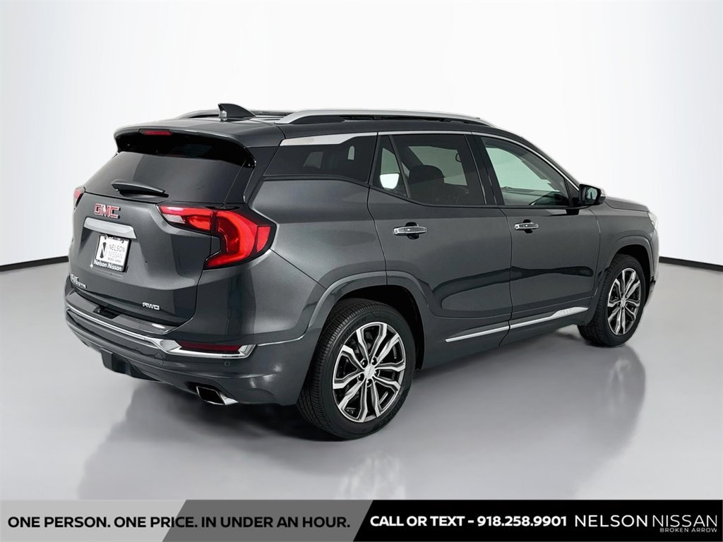 Used 2020 GMC Terrain Denali w/ Denali Premium Package AWD/4WD image 5