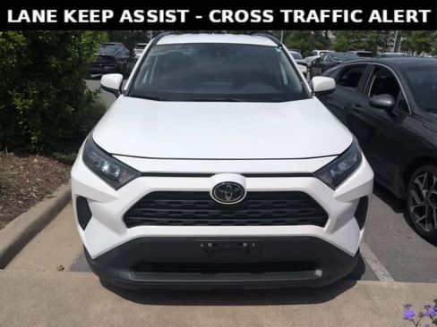 Used 2021 Toyota RAV4 LE FWD image 2
