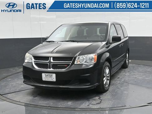 Used 2016 Dodge Grand Caravan SE image 6