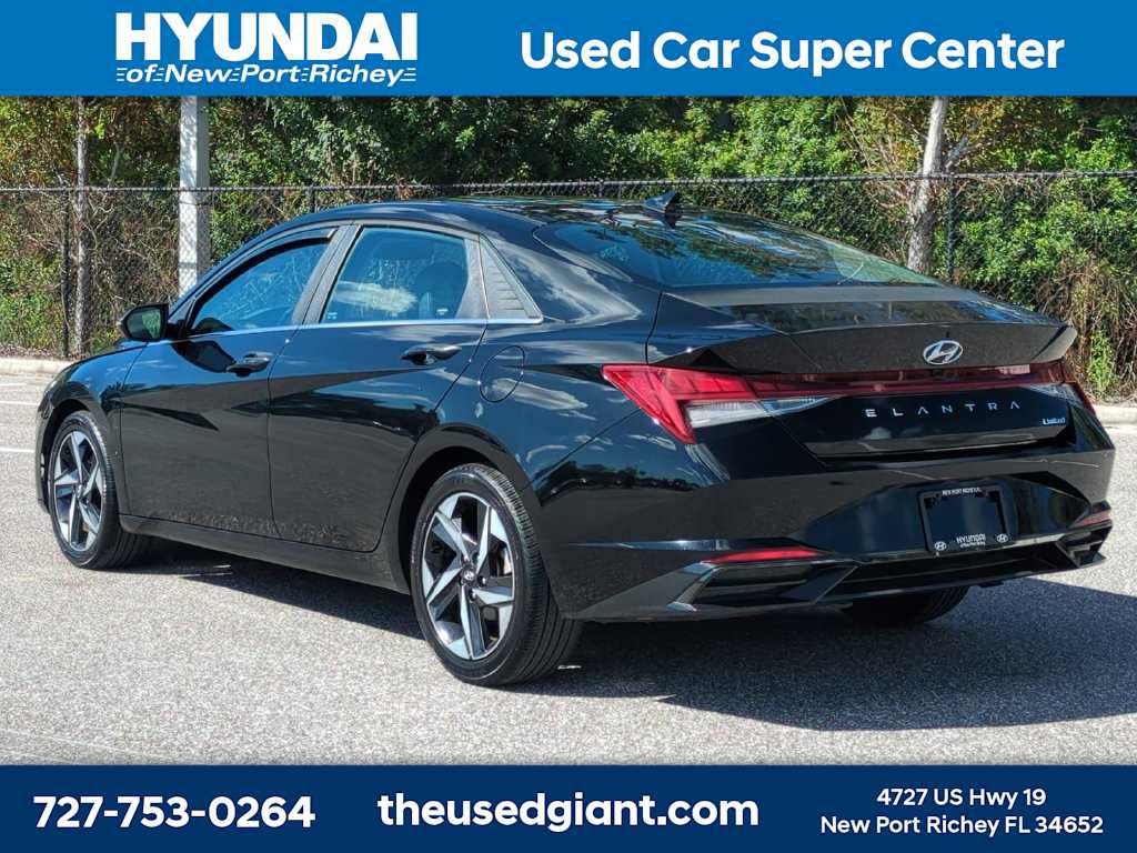 Used 2023 Hyundai Elantra Limited FWD image 3