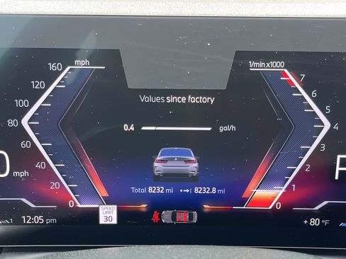 Used 2025 BMW 330i Sedan w/ Premium Package image 14