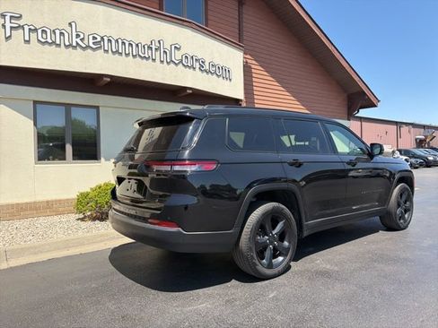 Used 2024 Jeep Grand Cherokee L Limited w/ Black Appearance Package AWD/4WD image 10