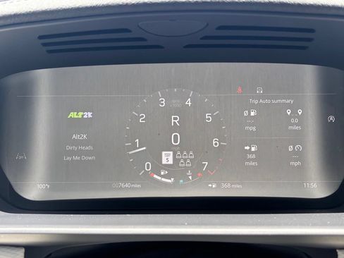 Used 2025 Land Rover Discovery Dynamic SE AWD/4WD image 19
