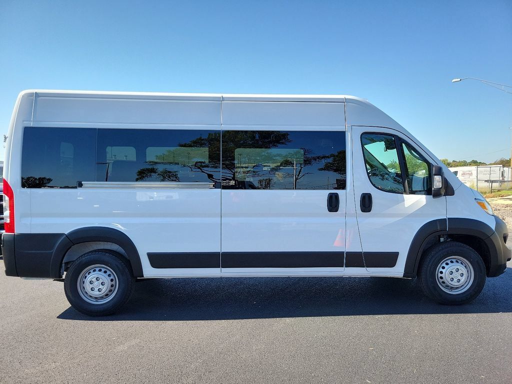New 2024 RAM ProMaster 2500 w/ Convenience Group FWD image 6