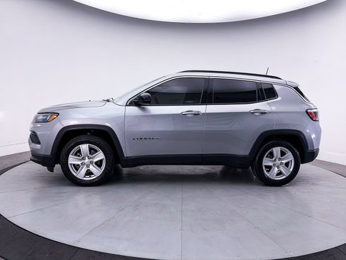 Used 2022 Jeep Compass Latitude FWD image 38