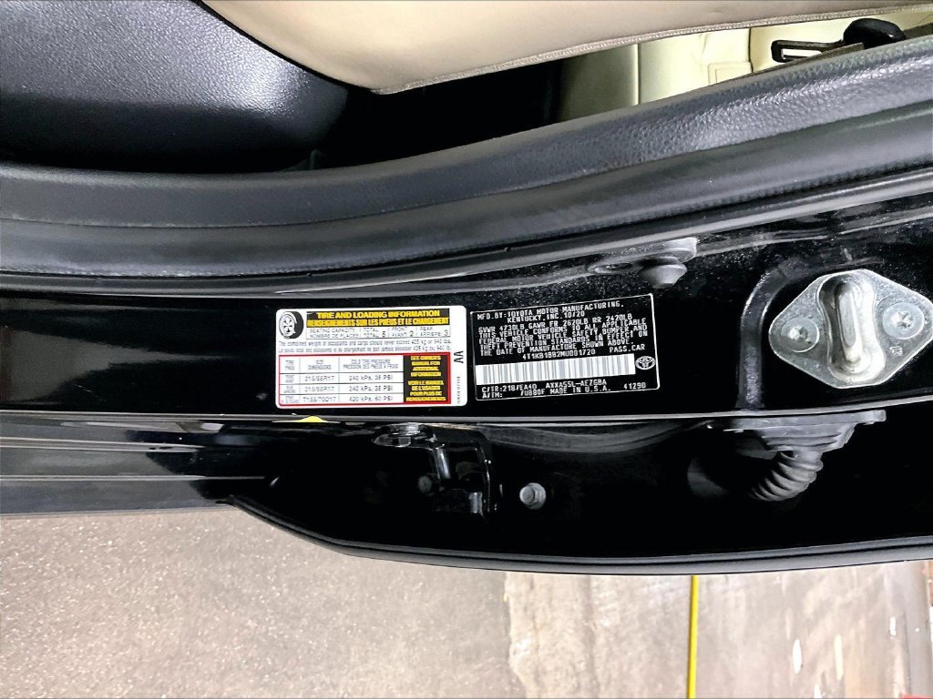 Used 2021 Toyota Avalon XLE AWD/4WD image 34