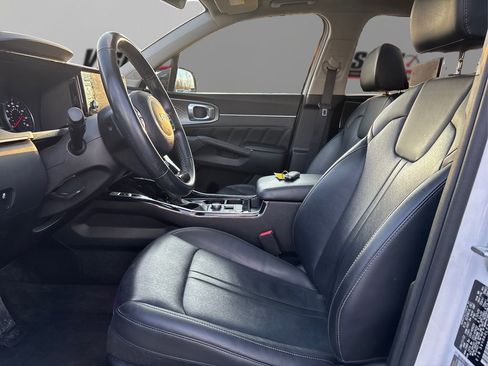 Used 2022 Kia Sorento SX image 9