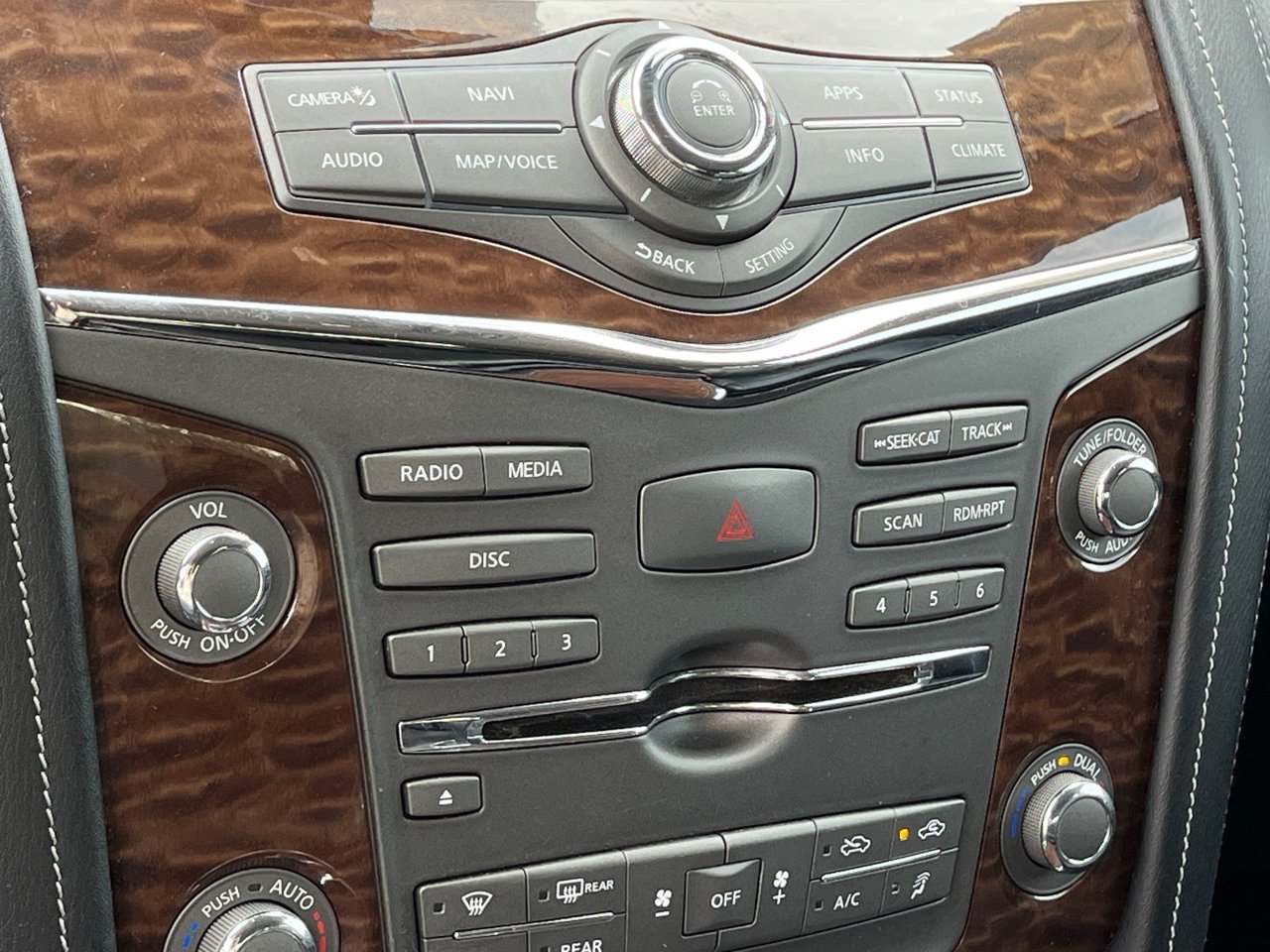 Used 2020 Nissan Armada SL w/ Premium Package RWD image 26