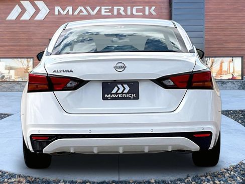 Used 2024 Nissan Altima 2.5 S FWD image 6