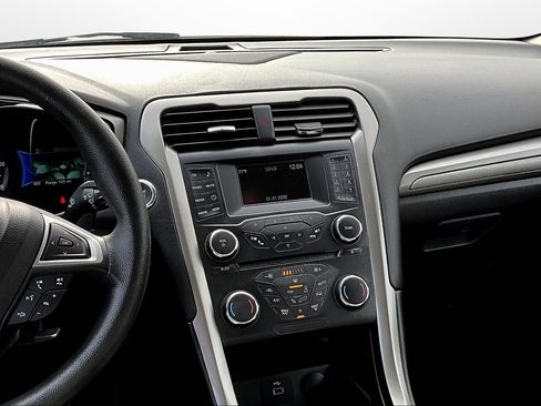 Used 2018 Ford Fusion S image 6