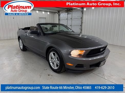 Used 2011 Ford Mustang Convertible RWD image 37