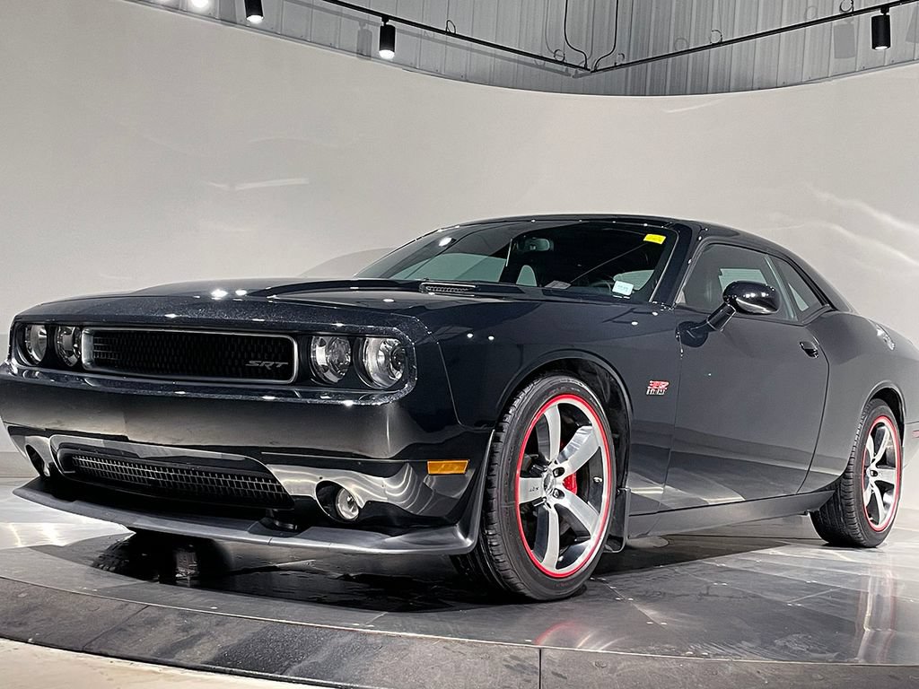 Used 2013 Dodge Challenger SRT8 w/ Harman Kardon Audio Group RWD image 17