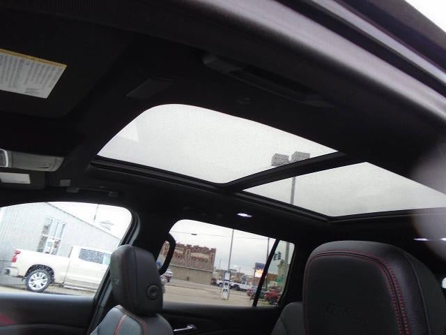 Used 2024 Chevrolet Traverse RS AWD/4WD image 23