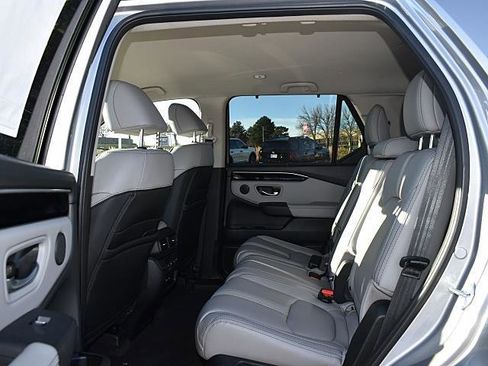 New 2025 Honda Pilot EX-L image 8