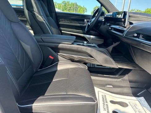 Used 2026 Cadillac Vistiq Platinum w/ LPO, Floor Liner Package AWD/4WD image 43