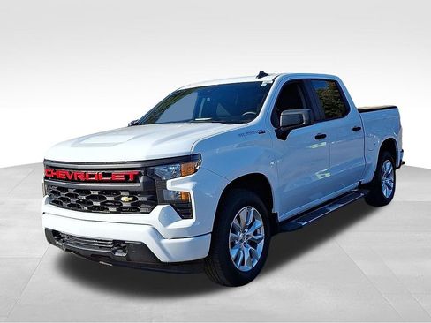 Used 2024 Chevrolet Silverado 1500 Custom RWD image 3