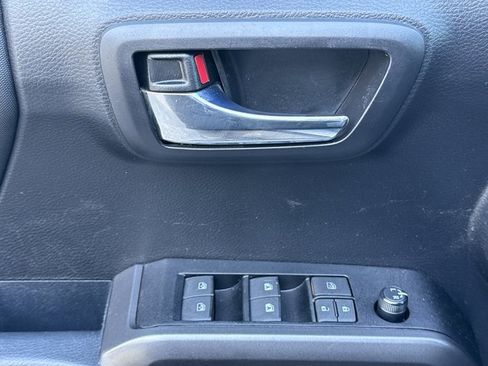 Used 2021 Toyota Tacoma TRD Off-Road image 17