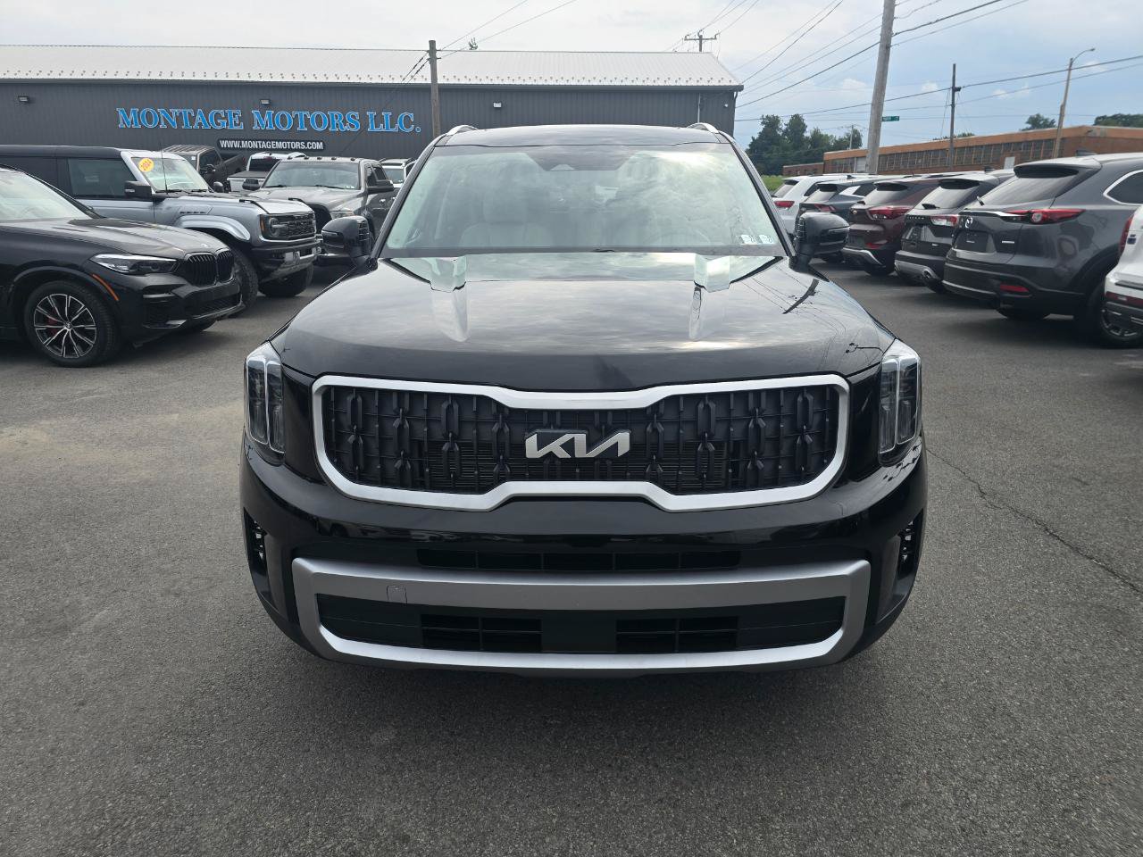 Used 2023 Kia Telluride EX w/ EX Captain's Chair Package AWD/4WD image 23