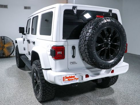 Used 2021 Jeep Wrangler Unlimited Sahara AWD/4WD image 9