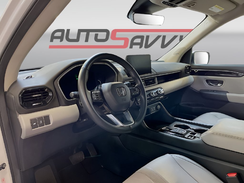 Used 2024 Honda Pilot Touring image 9