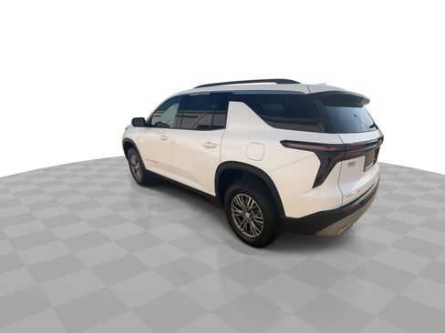 Used 2026 Chevrolet Traverse LT w/ Driver Confidence Package FWD image 6