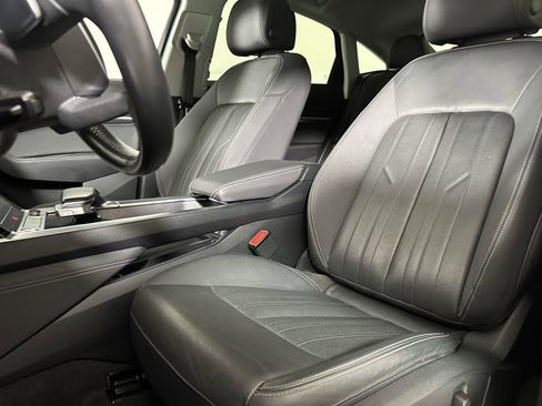 Used 2020 Audi e-tron Premium Plus image 26