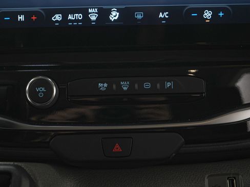 Used 2024 Ford Transit 350 XLT image 22