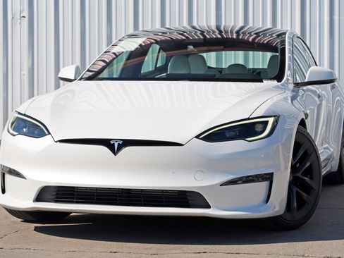 Used 2022 Tesla Model S image 3