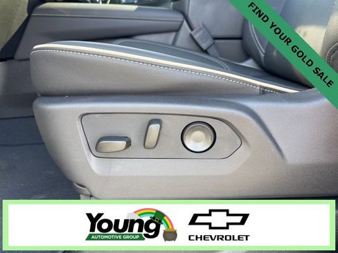 New 2026 Chevrolet Suburban Premier image 19