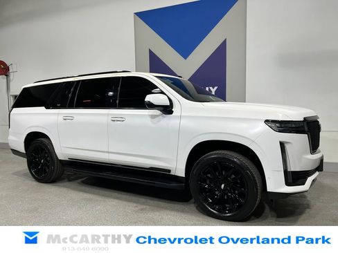 Used 2021 Cadillac Escalade ESV Sport Platinum w/ LPO, ONYX Package image 3