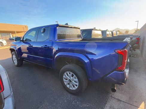 Certified 2025 Toyota Tacoma SR5 image 3