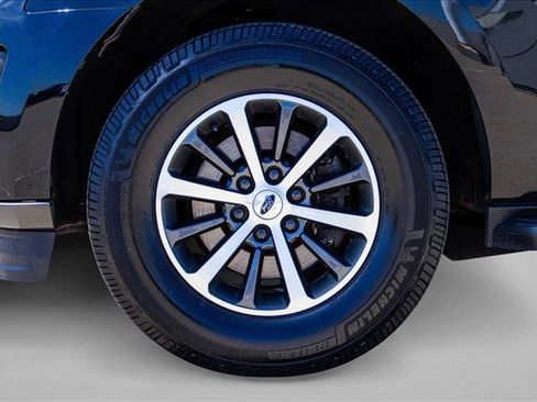 Used 2018 Ford Expedition XLT AWD/4WD image 9