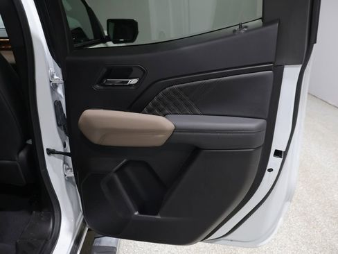 Used 2024 GMC Canyon Denali image 22