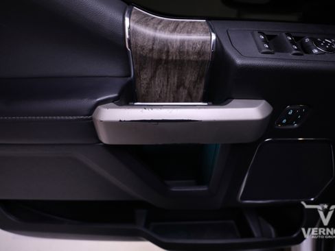 Used 2019 Ford F250 Lariat w/ Lariat Ultimate Package image 20