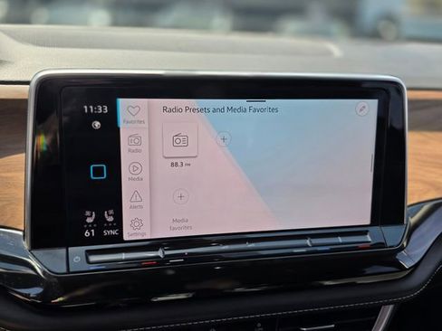 Used 2024 Volkswagen Atlas SE FWD image 31