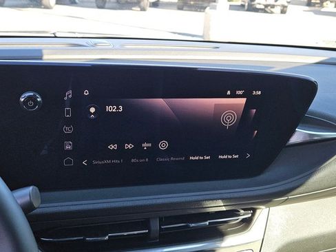 Used 2024 Buick Envista Preferred w/ Convenience I Package image 11