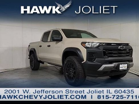 Used 2024 Chevrolet Colorado Trail Boss w/ Advanced Trailering Package AWD/4WD image 8