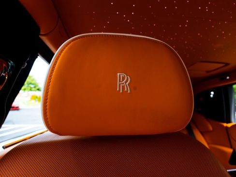 Used 2024 Rolls-Royce Phantom Sedan RWD image 84