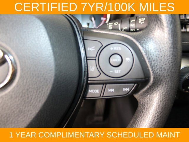 Used 2025 Toyota RAV4 XLE FWD image 21