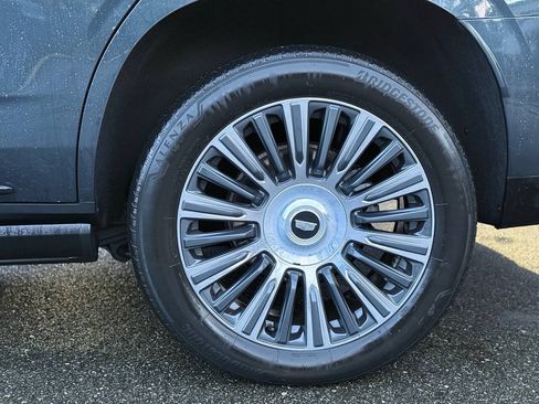 Used 2022 Cadillac Escalade Sport Platinum w/ Heavy-Duty Trailer Package AWD/4WD image 17