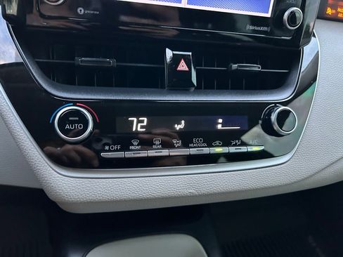 Used 2022 Toyota Corolla LE image 24
