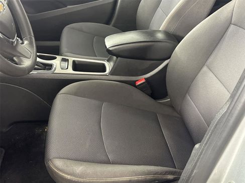 Used 2018 Chevrolet Cruze LS FWD image 11