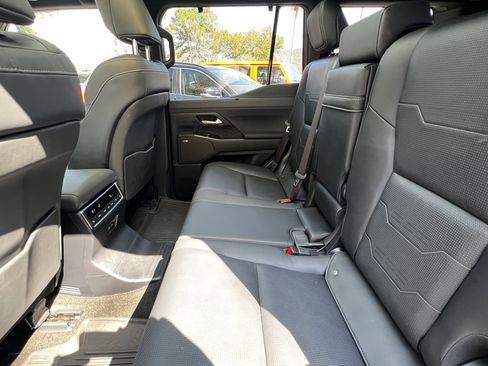 Certified 2024 Lexus GX 550 w/ Accessory Package (2T) image 32