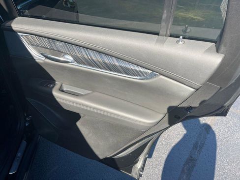 Used 2024 Cadillac XT6 Premium Luxury image 23