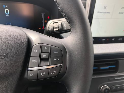 New 2025 Ford Maverick XLT w/ XLT Luxury Package image 17