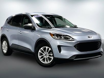 Used 2022 Ford Escape SE w/ Cold Weather Package